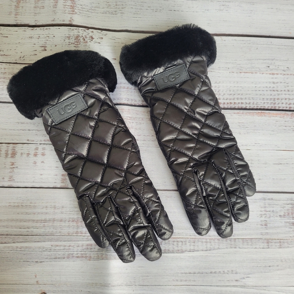 UGG Black All Weather Fur Cuff Quilted Leather Palm Glove Size S/M